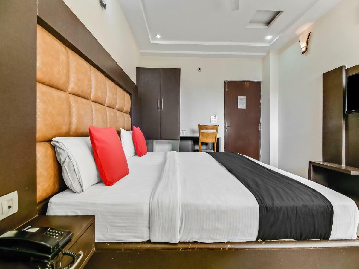 Capital O 32619 Hotel Sugar Palm Gwalior Exterior photo